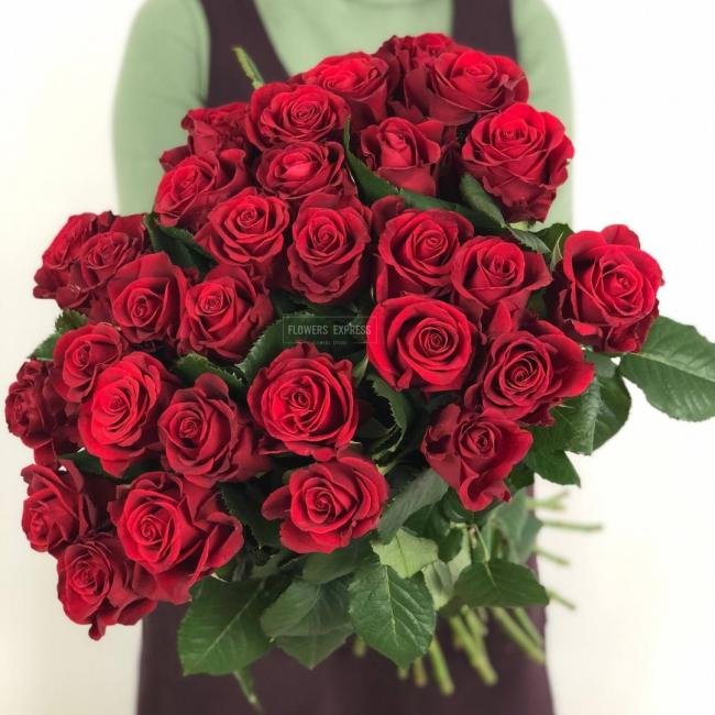 Роза сорта &laquo;Ред Тауэр&raquo; (Red Tower)