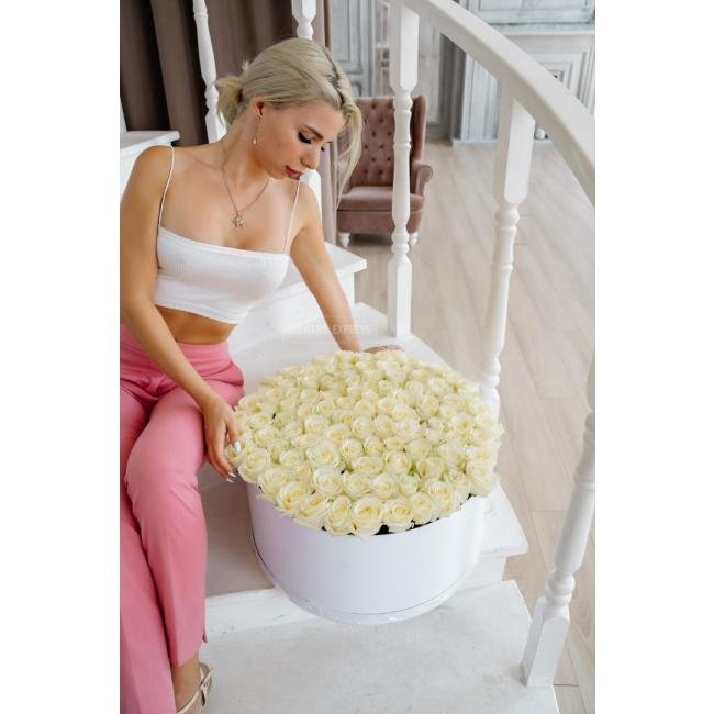 101 Белая роза в коробке