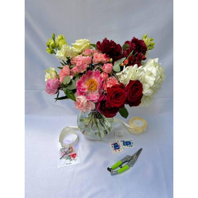 Цветочная подписка L (4 букета - 4 недели)