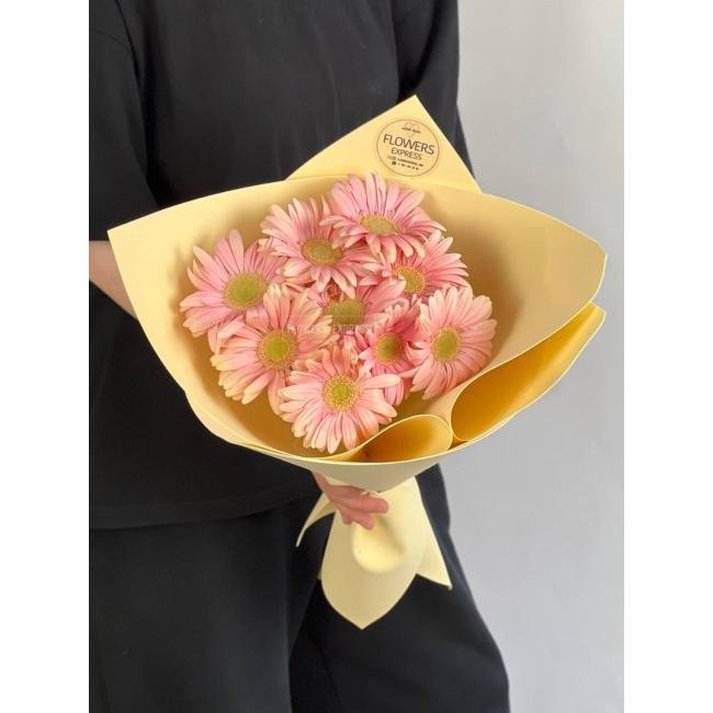 9 Розовых гербер