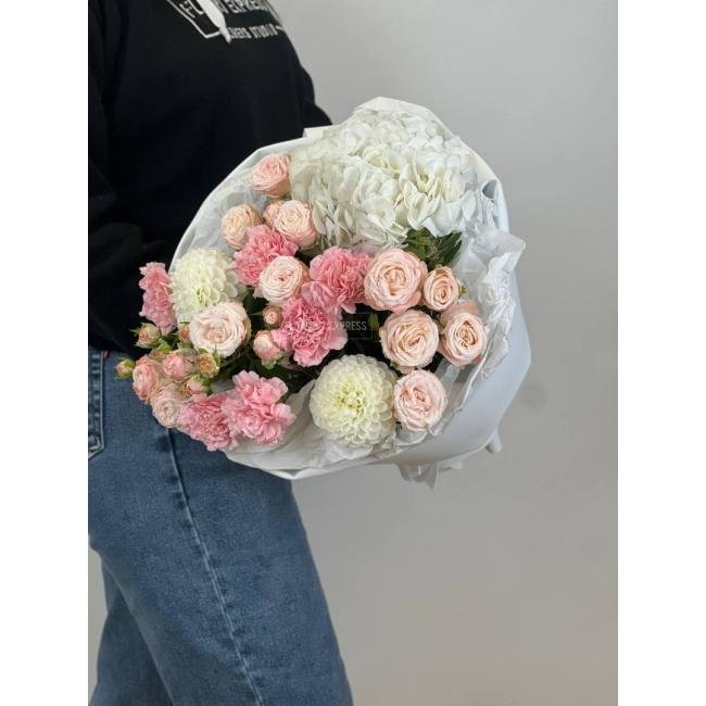 Сборный букет &laquo;Белый туман&raquo;