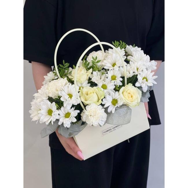 Цветочная сумочка &laquo;Роса&raquo;