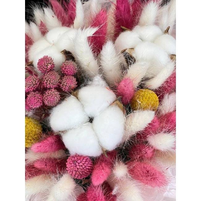 Композиция из сухоцветов &laquo;Поцелуй солнца&raquo;