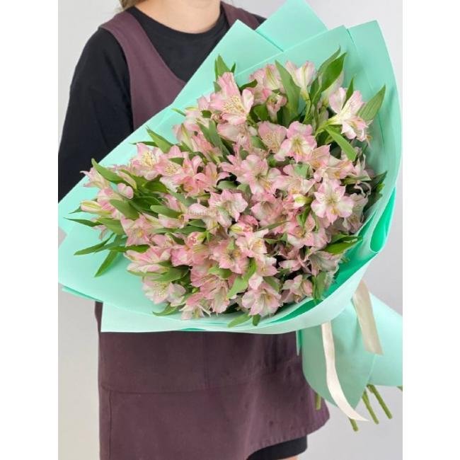 25 Розовых альстромерий