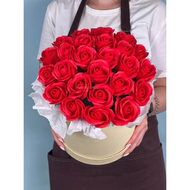 Композиция с розами из мыла &laquo;Только ты&raquo;