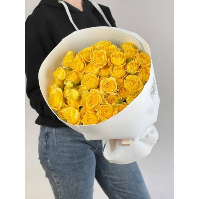 Букет из кустовых роз &laquo;Солнце&raquo;