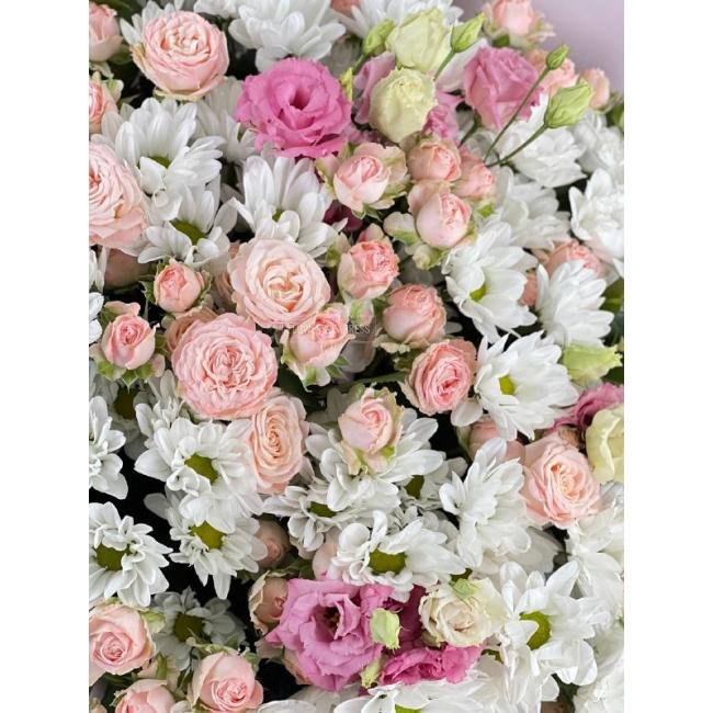 Сборный букет &laquo;Цветочная галактика&raquo;