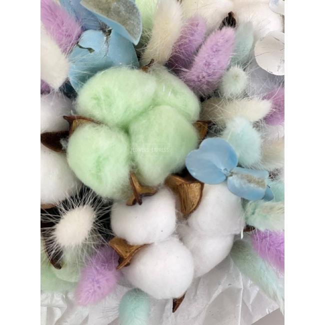 Композиция из сухоцветов &laquo;Белые ночи&raquo;