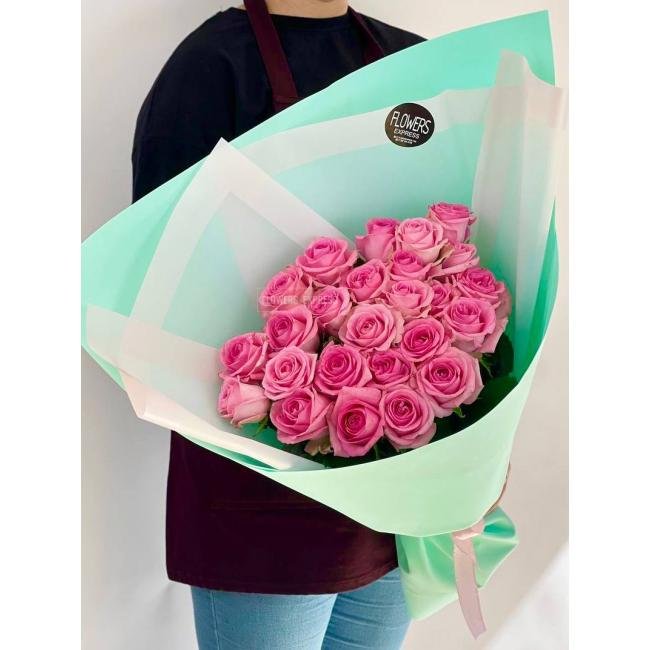 25 Розовых роз