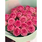 25 Розовых роз