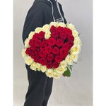 51 роза в форме сердца