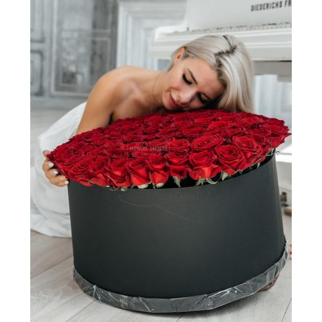 101 Красная роза в коробке