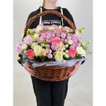 Корзина &laquo;Мелодия цветов&raquo;