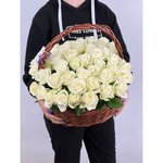 51 Белая роза в корзине