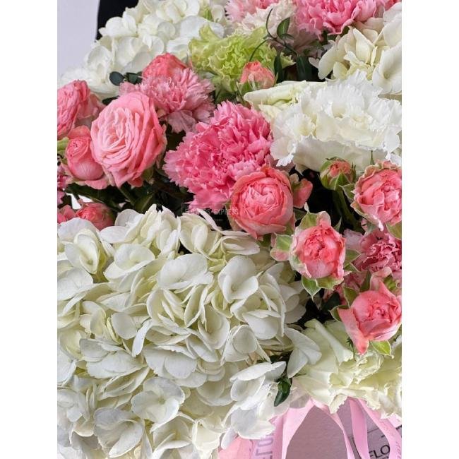 Цветочная коробка &laquo;Крем-брюле&raquo;