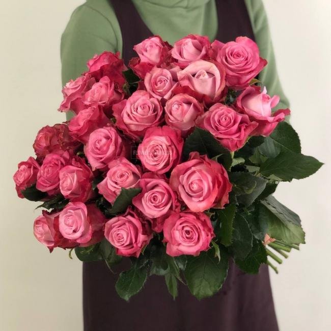 Роза сорта &laquo;Дип Вотер&raquo; (Deep Water)