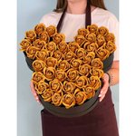 Композиция с розами из мыла &laquo;Микки Gold&raquo;