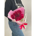 5 Бордовых пионов