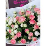 Розово-белый микс из пионовидных роз