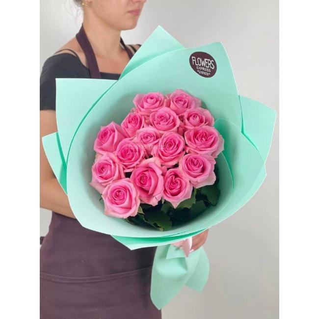 15 Розовых роз