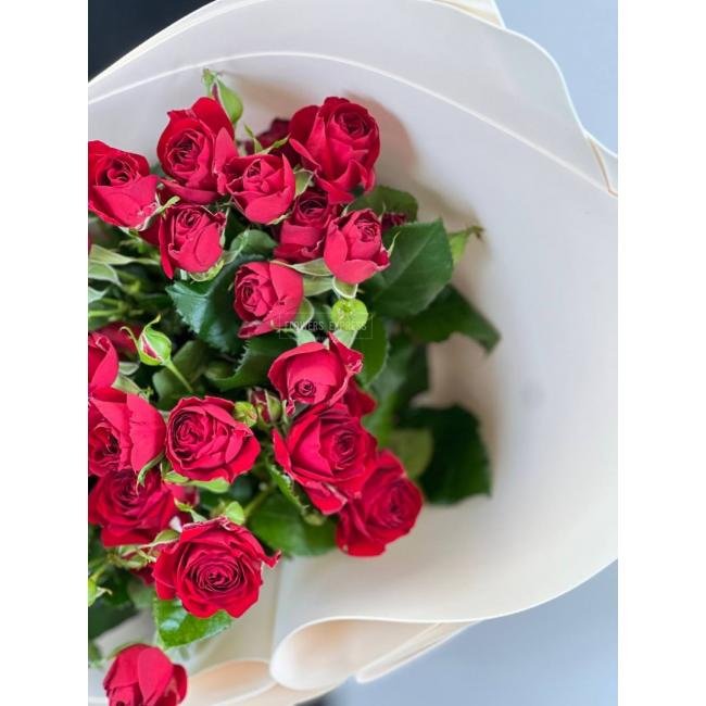 Букет из кустовых роз &laquo;Ред&raquo;