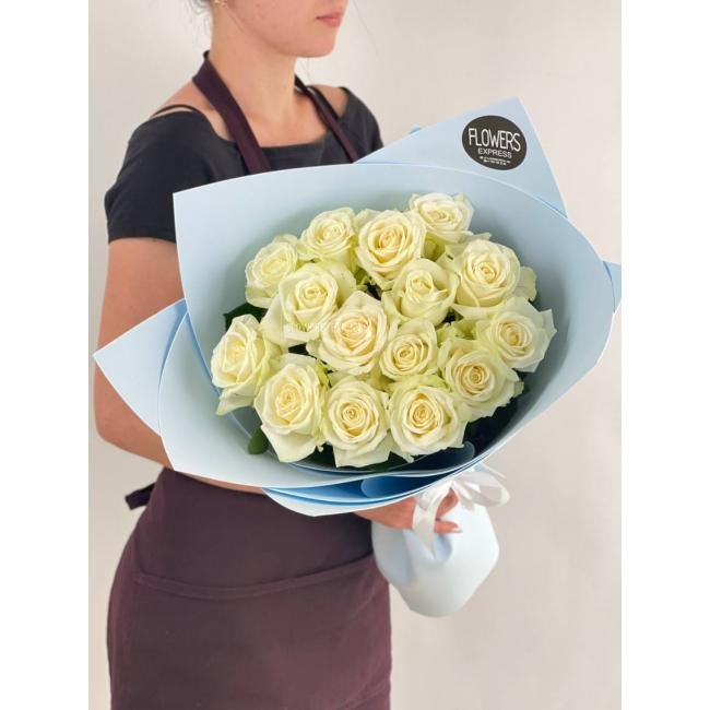 15 Белых роз