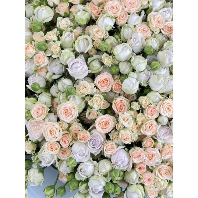 Букет из кустовых роз &laquo;Ненаглядный&raquo;