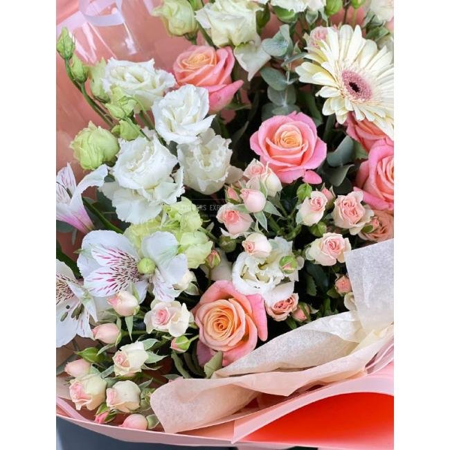 Сборный букет &laquo;Тёплый привет&raquo;