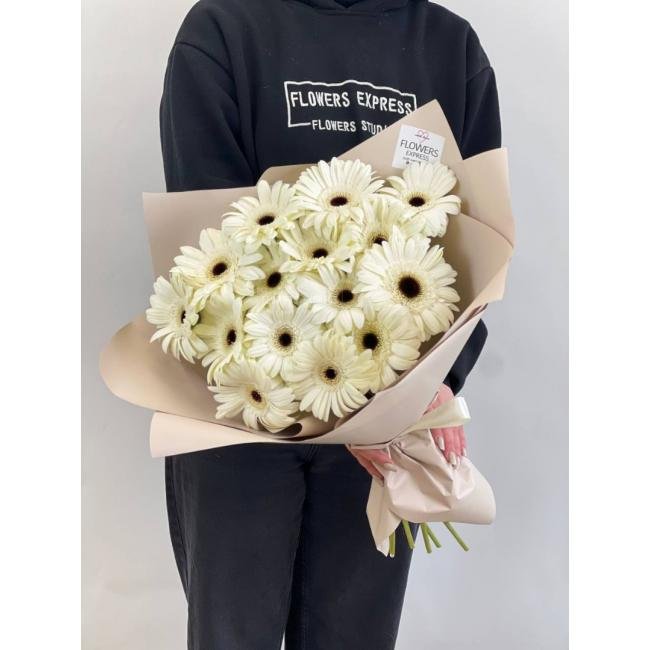 15 Белых гербер