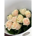 9 Кремовых роз