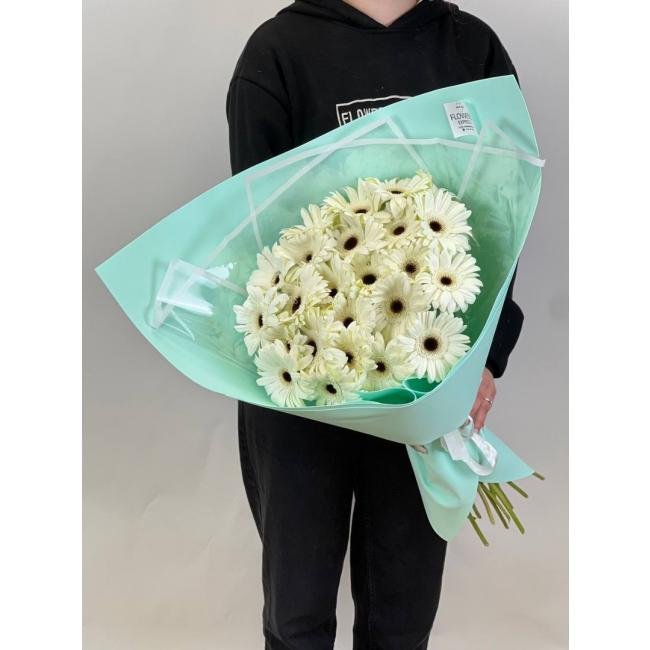 25 Белых гербер