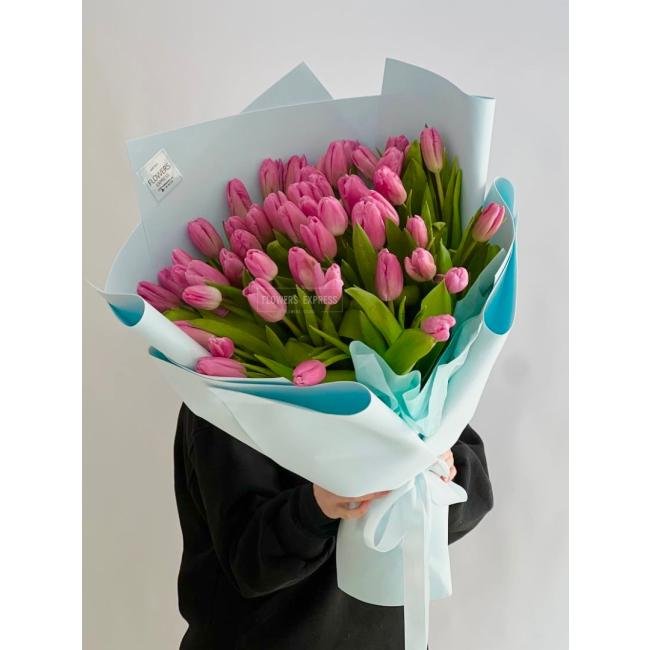 51 Розовый тюльпан