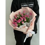 25 Розовых тюльпанов