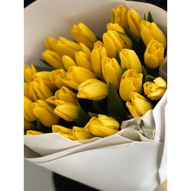35 Жёлтых тюльпанов