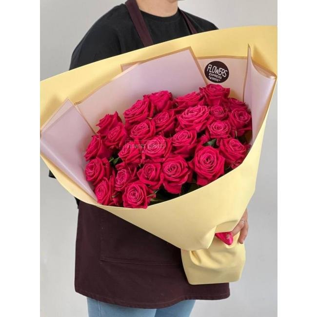 25 Малиновых роз