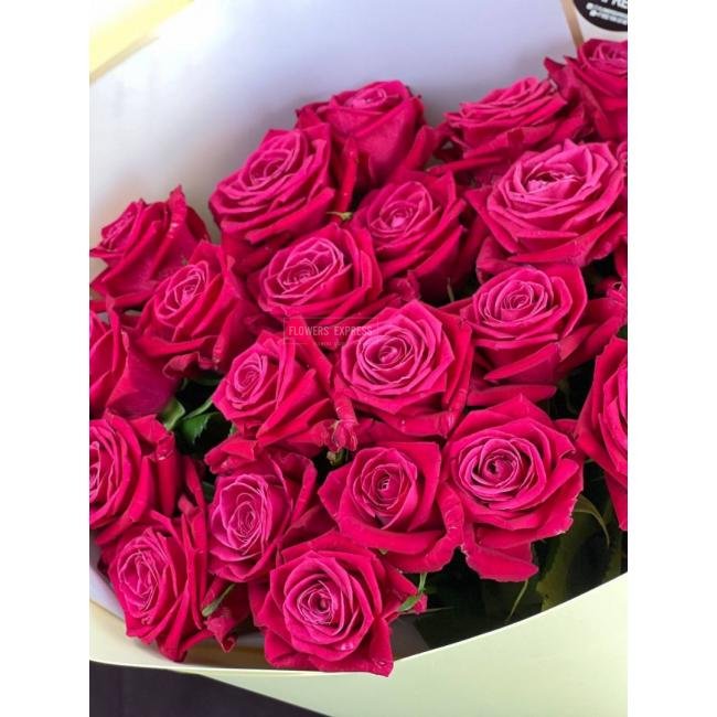 25 Малиновых роз